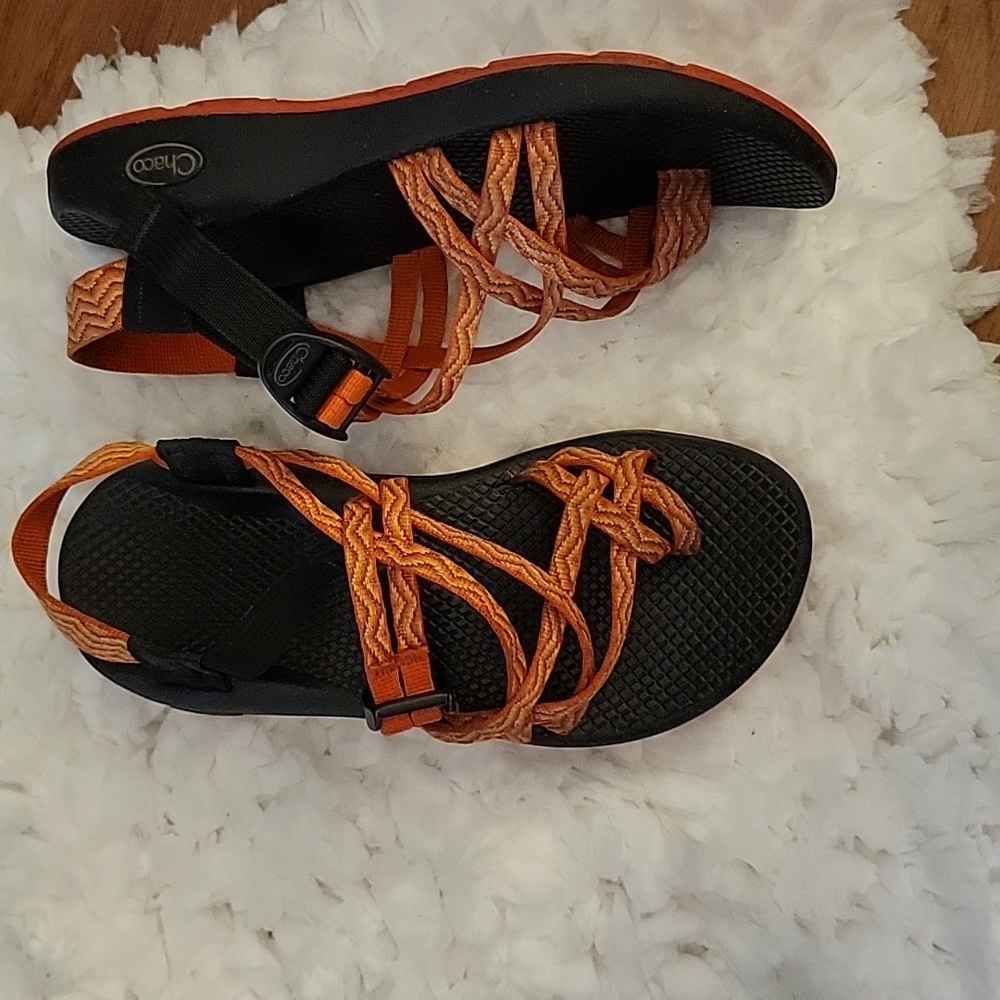 Chaco orange red yellow striped fabric sandals Size 7 Very good used condition…